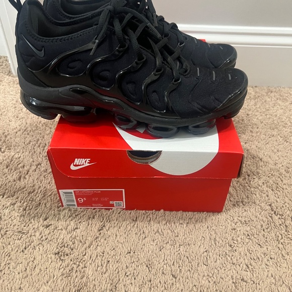 Nike Vapor Max Plus Black Shoes size 9.5 men/11 women - Picture 3 of 5